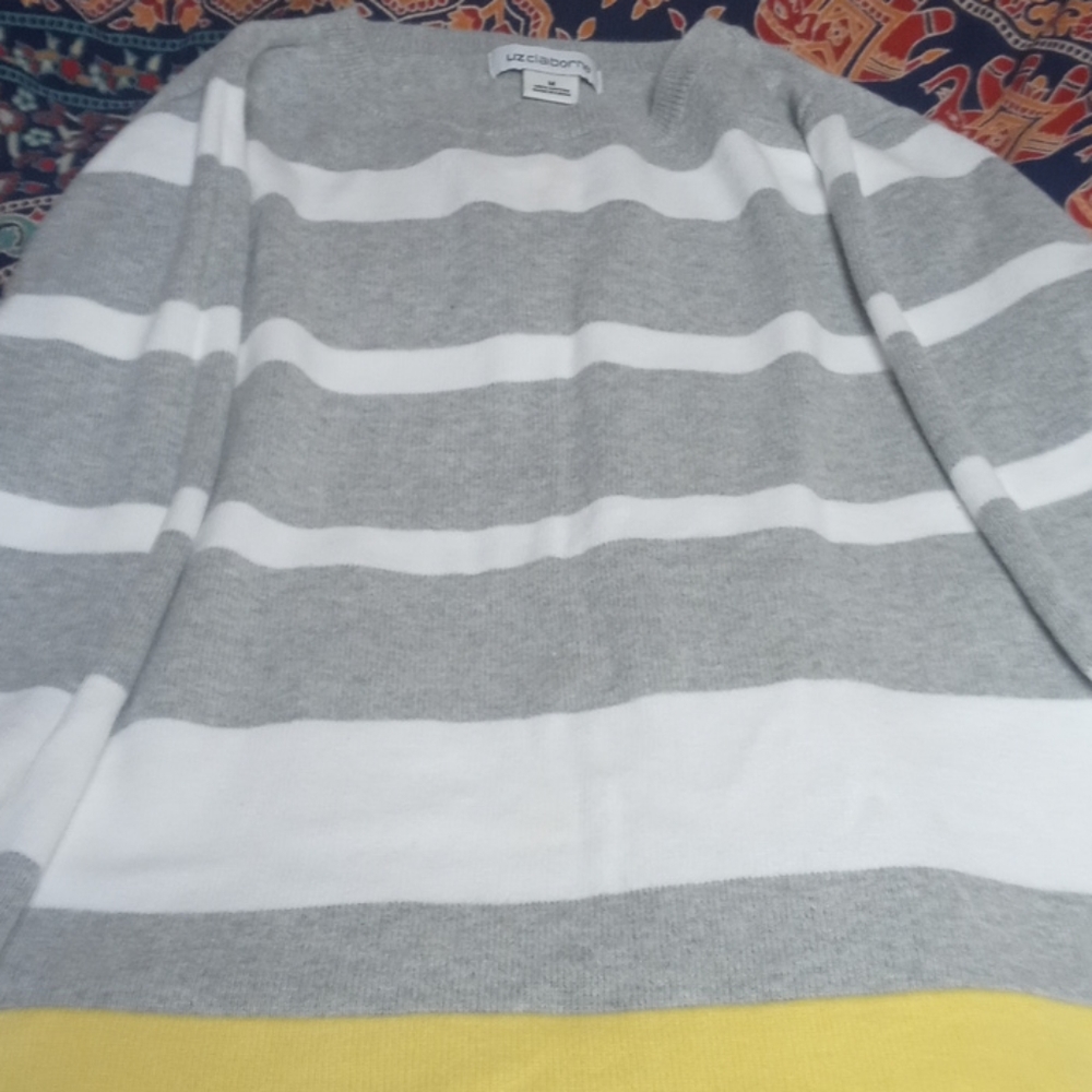 Long sleeved sweater